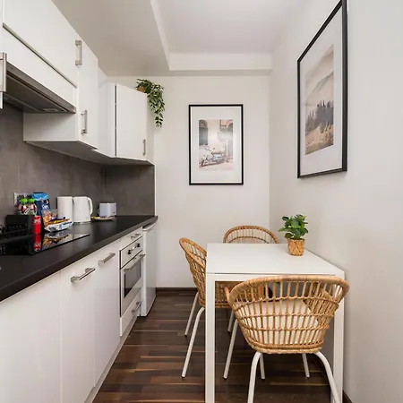 Dobra Old Town Apartment *